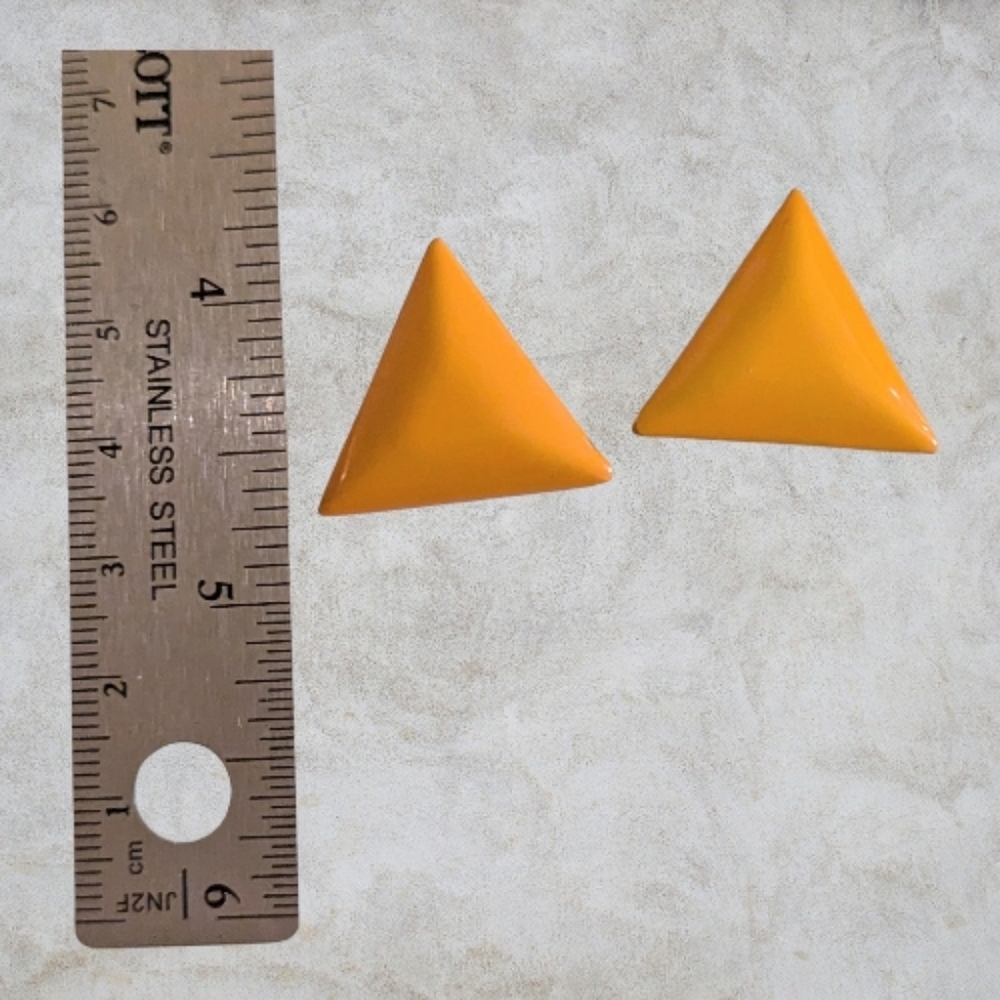 1980 Vintage Triangle Yellow Enamel Triangle Earrings Pierced - Picture 3 of 3